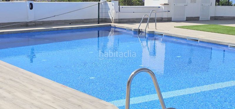 Foto 9c12c44c-3b69-4851-8a22-90a057e19ec9. Lloguer planta baixa amb piscina a Caleta de Velez