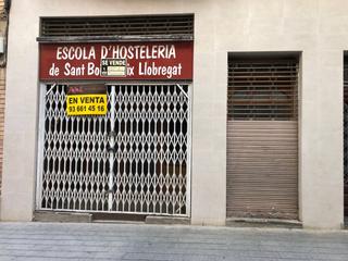 Local commercial dans Centre. Precio de outlet