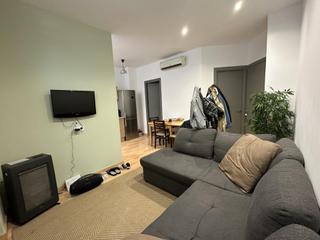Appartement dans Sants-Badal. Planta baja en sants reformada con acceso independiente