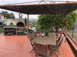 Chalet dans Abrera. Precioso chalet.