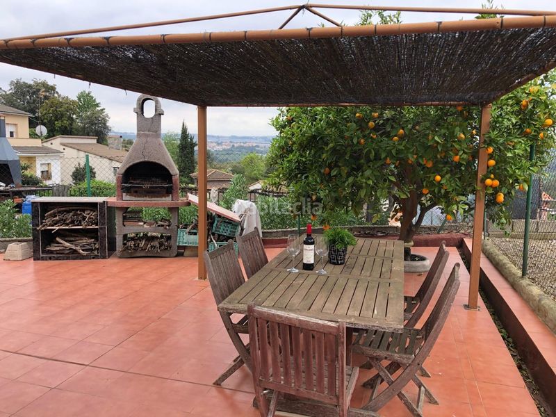 Foto 5235fe24-5f82-47c0-b0dd-8017b842e930. Chalet  con amplio garaje en Abrera