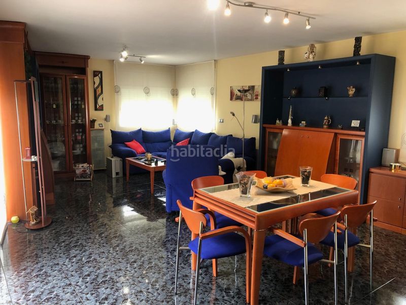 Foto a2d4be7a-ad4f-48aa-b08c-792459c5ce19. Chalet  con amplio garaje en Abrera