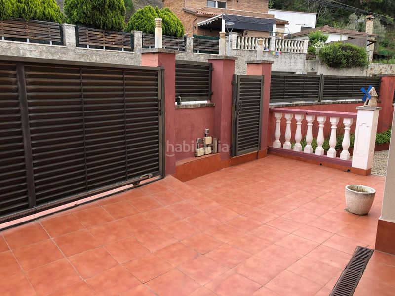 Foto c16ce315-d789-4db2-a8e0-e91e0b018f7c. Chalet  con amplio garaje en Abrera