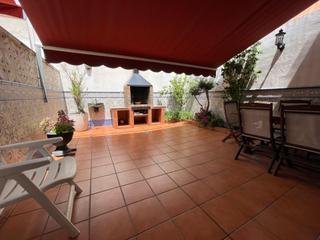 Casa a Vinyets-Molí Vell. Amplia casa en el centro de sant boi de llobregat  ideal para en