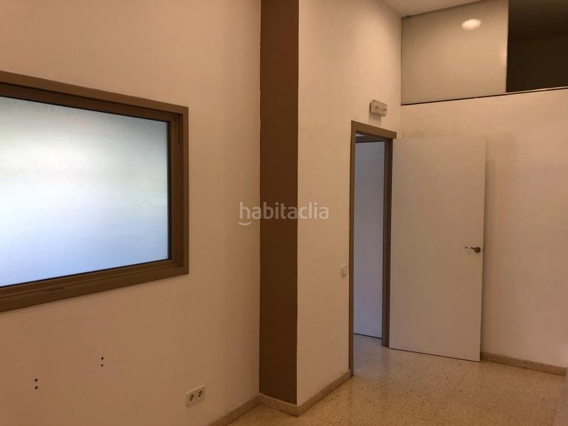 Foto 375e5eab-bc5f-42f3-b03d-5234a9712458. Alquiler local comercial despacho montado en Vinyets-Molí Vell Sant Boi de Llobregat