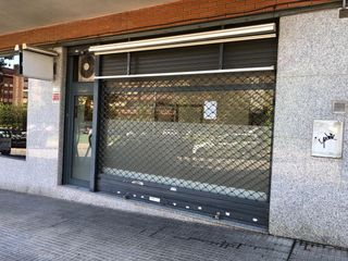 Lloguer Local Comercial a Vinyets-Molí Vell. Local comercial