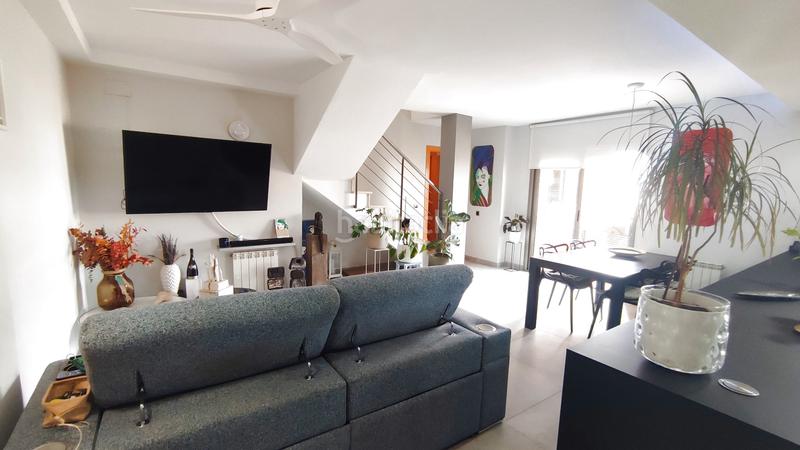 Foto 2100a403-bfc4-41e9-bc06-3c9cb4f663c2. Dúplex amb calefacció aparcament a Poble Nou Manresa