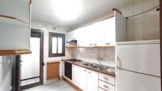 Casa aparellada a Sant Vicenç de Castellet. No la puedes dejar escapar!!!