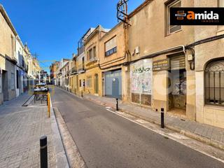 Local Comercial a Centre. Casa en venta en centre