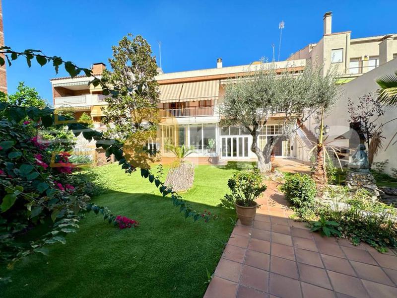 Foto 29eaa880-3957-4d8c-9804-d0db93c3c3e6. Maison avec chauffage parking piscine dans Centre Sabadell