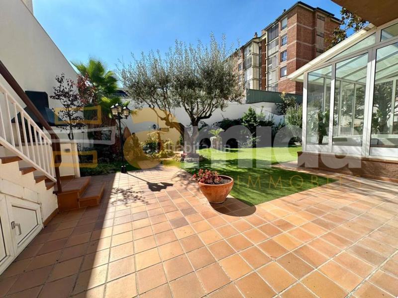 Foto 4d43f7ea-e42c-4182-adfd-53420226a092. Maison avec chauffage parking piscine dans Centre Sabadell