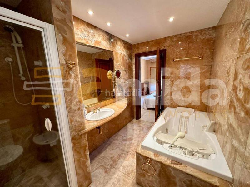 Foto 9216dc64-6c86-4773-bfab-7881e4d7b9bb. Maison avec chauffage parking piscine dans Centre Sabadell