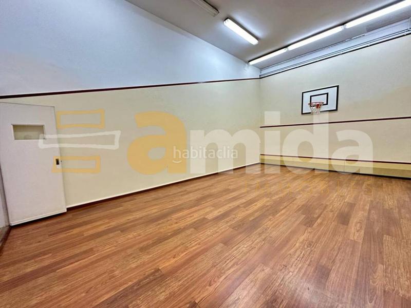 Foto 9e85ed43-16b5-43fe-8deb-da11adc47c39. Maison avec chauffage parking piscine dans Centre Sabadell