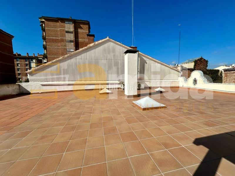 Foto dc215ed3-0d0c-4dc4-a472-7b8434161e17. Maison avec chauffage parking piscine dans Centre Sabadell