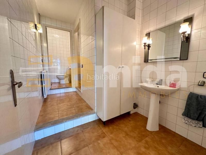 Foto e826dac0-d304-40b3-a049-44aea1857f7a. Maison avec chauffage parking piscine dans Centre Sabadell