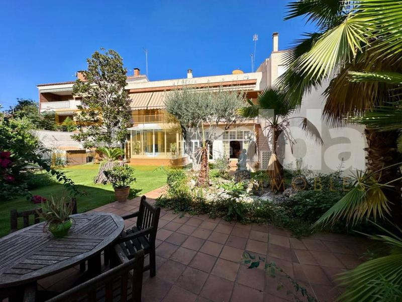 Foto e8e64370-f19f-4872-85fe-e8b71e1826d9. Maison avec chauffage parking piscine dans Centre Sabadell