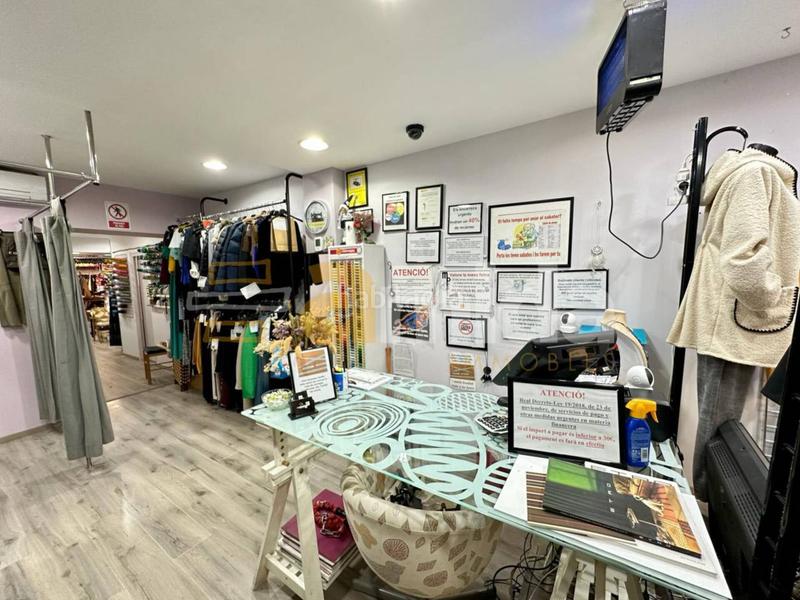 Foto abda7ef5-ed3d-49b7-aede-f68501bdc345. Traspaso local comercial local en traspaso en la dreta de leixample en Barcelona