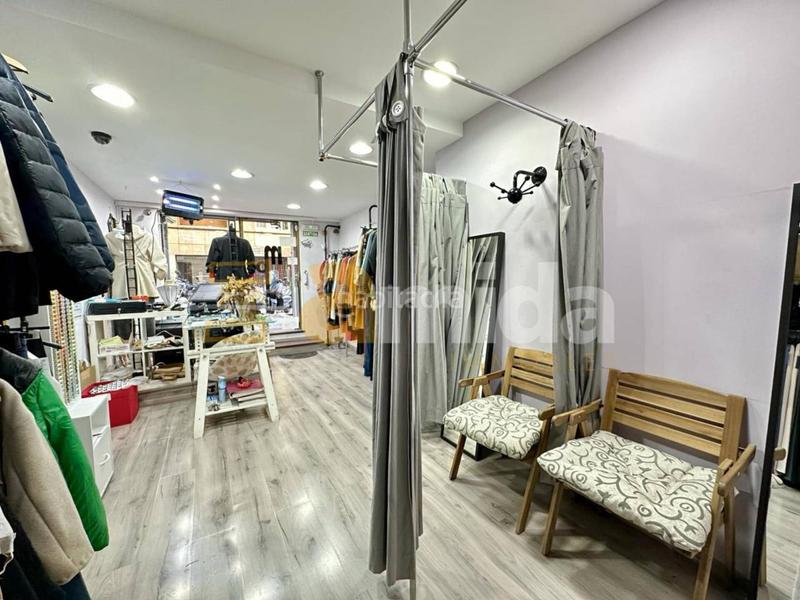 Foto 417ab03b-a60a-43aa-ab77-e2b911db5124. Trapasso locale commerciale in Putget - Farró Barcelona