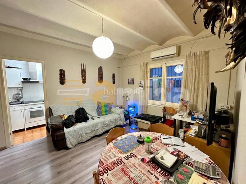 Foto 79ec3e85-6f9f-4cb2-8ee2-9b5f9e4ef48d. Trapasso locale commerciale in Putget - Farró Barcelona