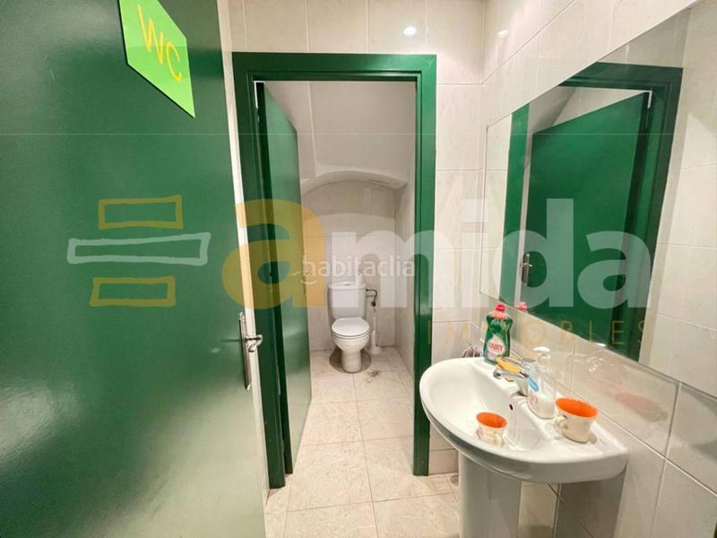 Foto d2813b99-a1ef-40ac-9dc4-53bd3389f8af. Lloguer local comercial a Centre Sabadell