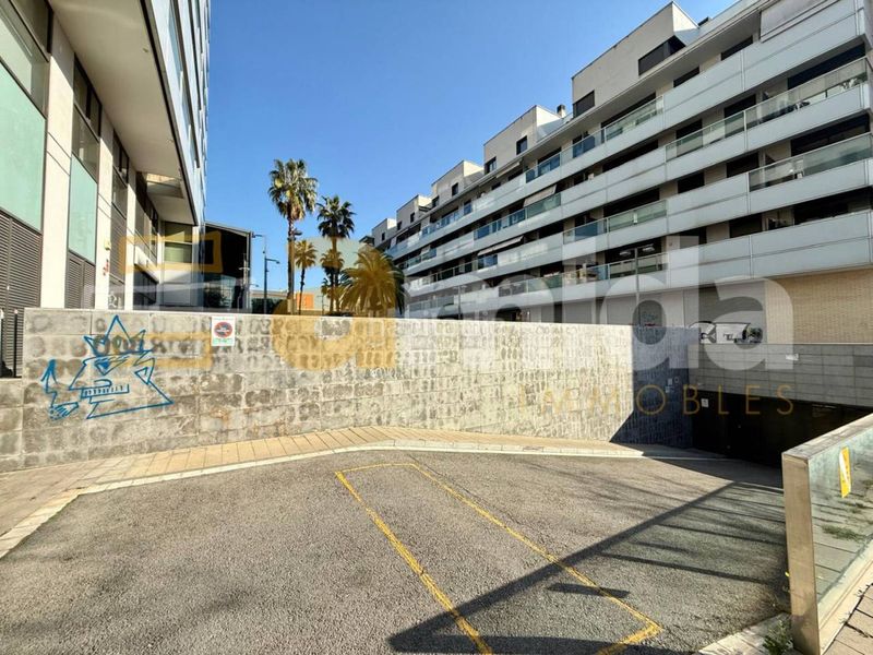 Foto cab47dce-d505-4f24-a976-8b849c75eea8. Aparcament cotxe a Covadonga Sabadell