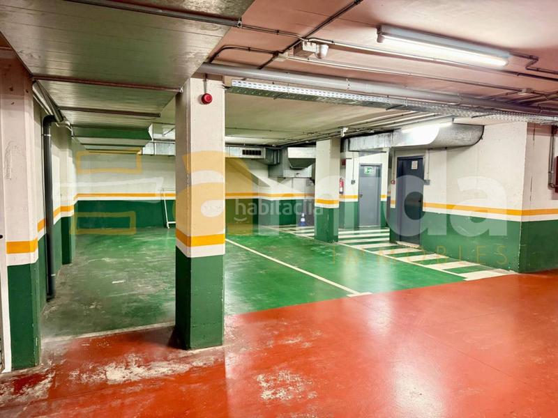 Foto 266550e1-7617-4dcc-b9fa-e7a905a30802. Aparcament cotxe a Centre Sabadell