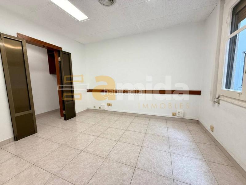 Foto c4eca797-83f5-4aab-adce-04c913ddf975. Miete büro in Gòtic Barcelona