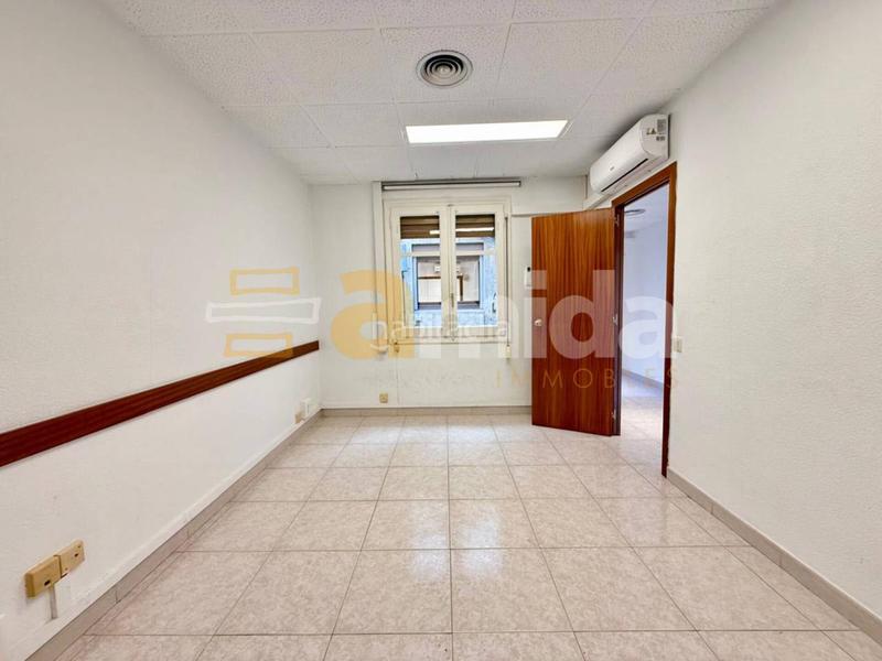 Foto d7a73cf4-dfc5-4aec-bd22-994559075873. Miete büro in Gòtic Barcelona