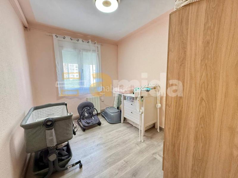Foto c90f471d-c4d2-4989-8e99-691b28a1700c. Etagenwohnung mit heizung in La Roureda Sabadell