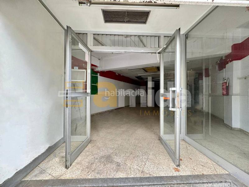 Foto a5af49bb-ad8d-4bab-b0a6-22158663d12a. Locale commerciale in Poble - Casc Antic Castellar del Vallès