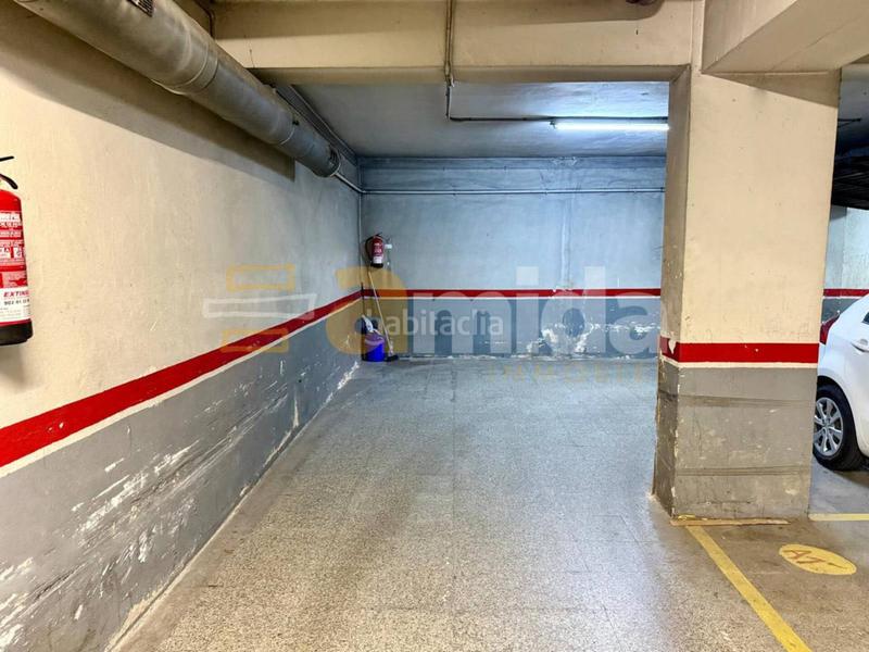 Foto 7fcb3354-c3d0-4dcf-ae0e-6620d9cfc6b4. Parking voiture dans Can Pantiquet Mollet del Vallès