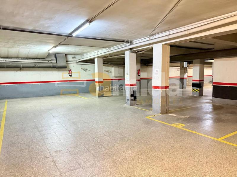 Foto d19203aa-d200-4007-a2ac-19ffbd2dde55. Parking voiture dans Can Pantiquet Mollet del Vallès