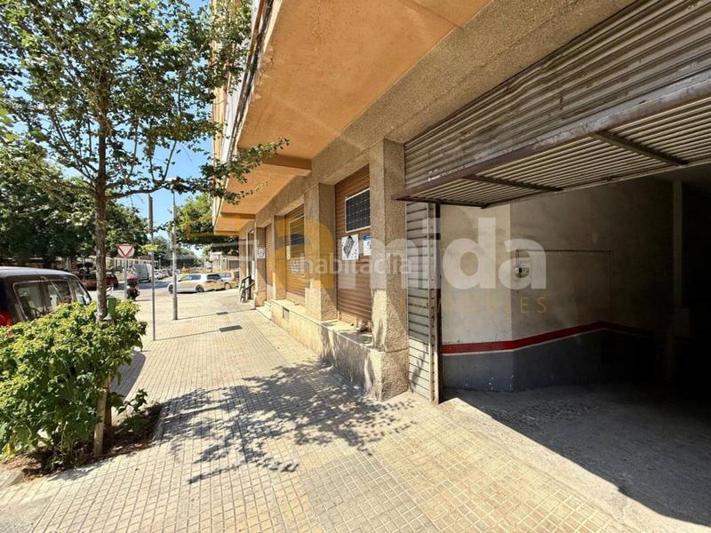 Foto e29dcf90-4f83-4dcc-997c-93c3cc30c348. Parking voiture dans Can Pantiquet Mollet del Vallès