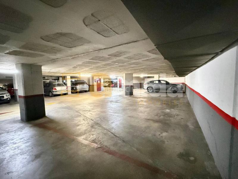 Foto e82a3356-9350-40c8-9456-84fc6f7d2f5b. Aparcament cotxe a Centre Sabadell