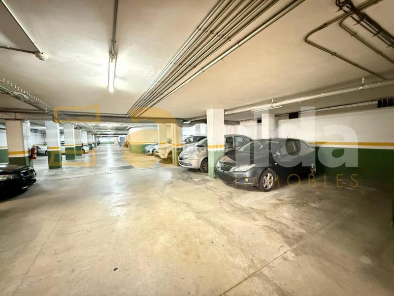 Foto 1a6e6220-871c-4d29-9b88-2c57324fb311. Parking voiture dans Creu Alta Sabadell