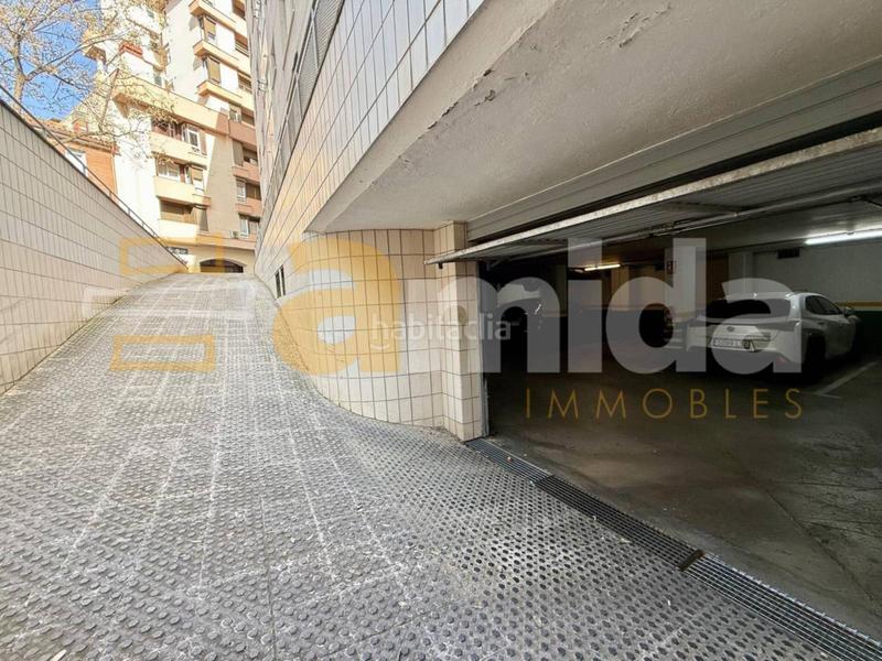 Foto 4bfbf506-5e42-4651-832c-08c2a278ebbf. Parking voiture dans Creu Alta Sabadell