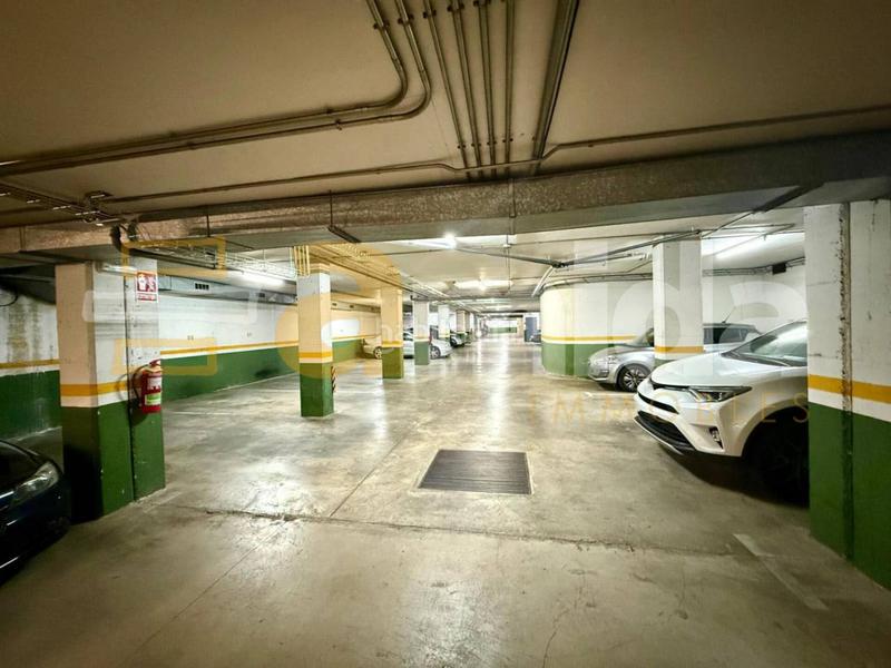 Foto 974769aa-4ae1-4d4a-8d88-d55cdcc3de5f. Parking voiture dans Creu Alta Sabadell