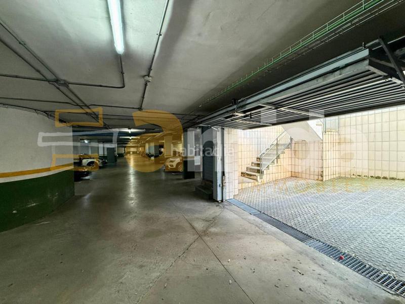 Foto e12ba63f-d90a-4313-b792-a5c5e1222998. Parking voiture dans Creu Alta Sabadell