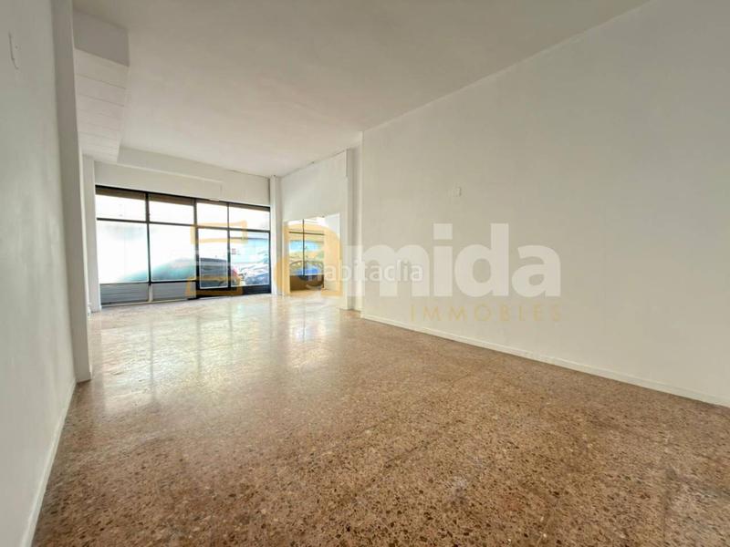 Foto 4eb80cbf-6069-46a9-a386-5b36632edbd5. Alquiler local comercial magnífico local de 100 m en alquiler. en Sabadell
