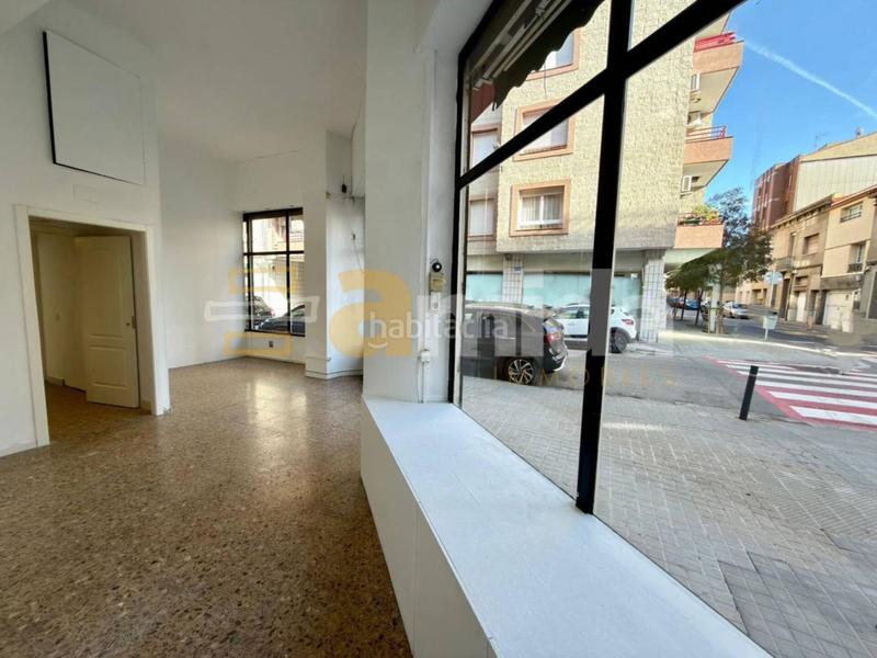 Foto f2171200-810c-4001-bf8b-fbb97acf9ed4. Alquiler local comercial magnífico local de 100 m en alquiler. en Sabadell
