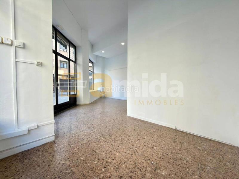 Foto faf8e248-ef87-45ed-8ea1-bce6cef8dc0c. Lloguer local comercial a Centre Sabadell