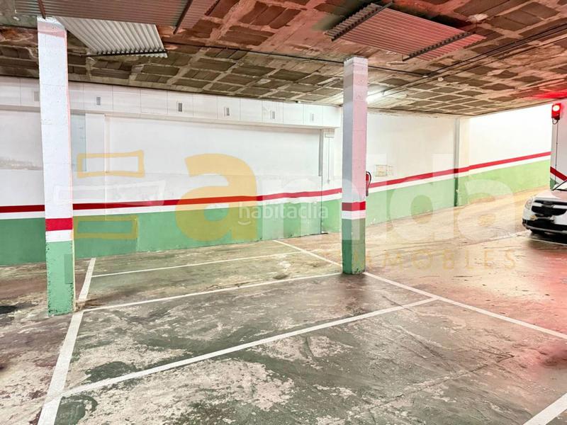 Foto 188b5a67-157a-4c0a-b28b-86aff54987ef. Aparcament cotxe a Centre Sabadell