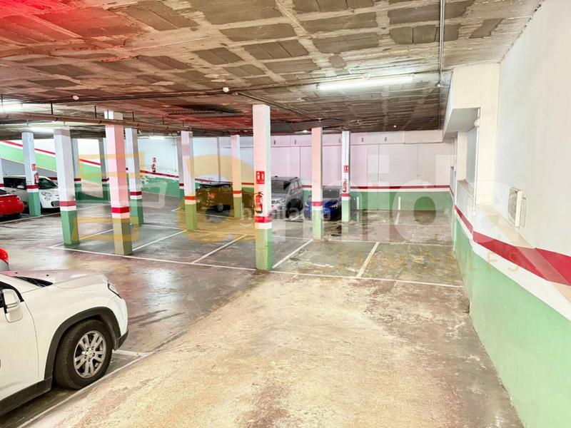 Foto e1efb4c5-a0f6-4119-8e35-278f37c0a0ae. Aparcament cotxe a Centre Sabadell