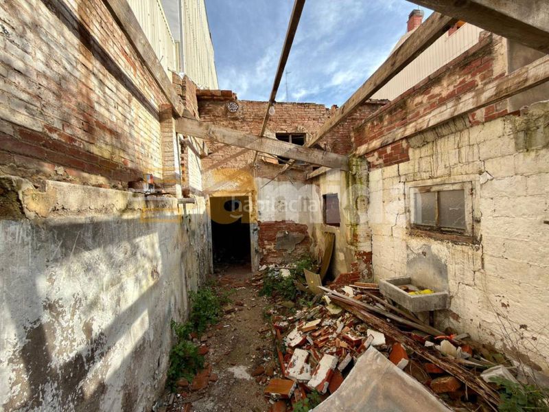 Foto 1f4ad86b-c5ab-4b4d-ba80-483401f1f906. Casa a Centre Sabadell