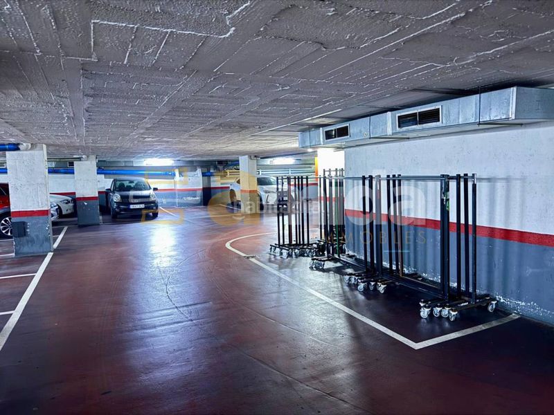 Foto 10f5c7dd-c10a-415c-9685-673b2a68e8f1. Aparcament cotxe a Centre Sabadell