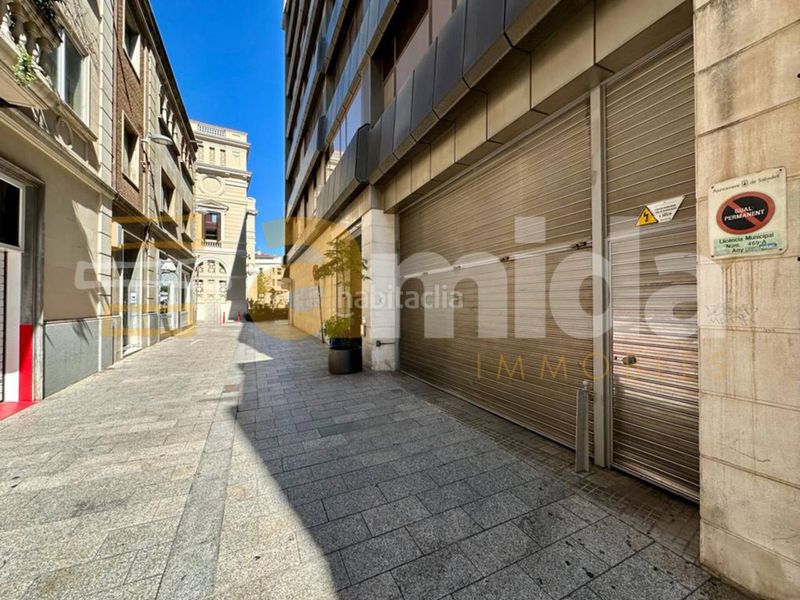 Foto 64fa0fb4-8e32-4954-bdb3-e64ce981ff7d. Aparcament cotxe a Centre Sabadell