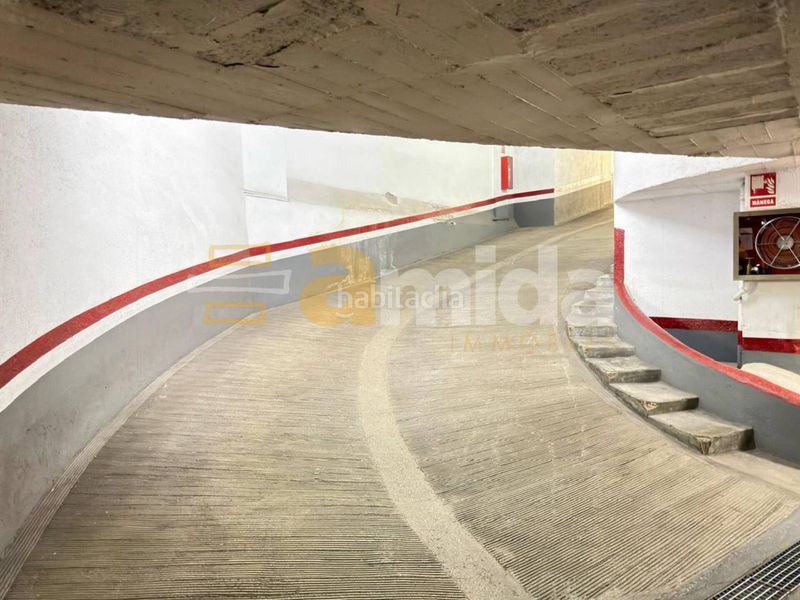 Foto ad70557e-25b9-4147-bdf6-d6702ab393e3. Aparcament cotxe a Centre Sabadell