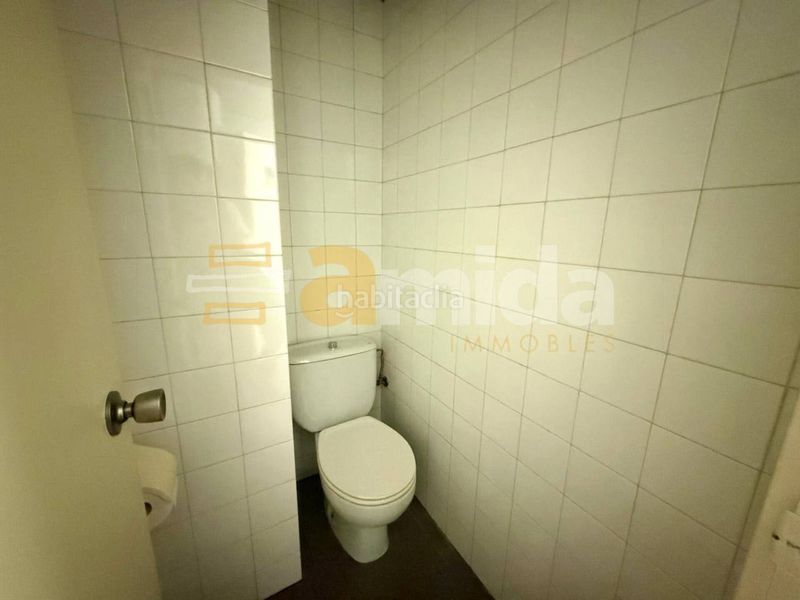 Foto 8c5089a8-4d63-41f0-b08e-cc77bb7dd963. Local comercial a Centre Sabadell