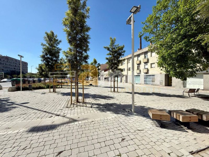 Foto f37546bb-5312-446f-81ca-447ac657c3cc. Local comercial a Centre Sabadell