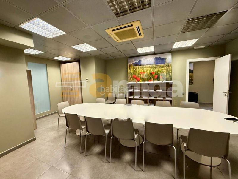Foto f55cb5f8-a730-44d6-a9e9-60b152569b75. Local comercial a Centre Sabadell